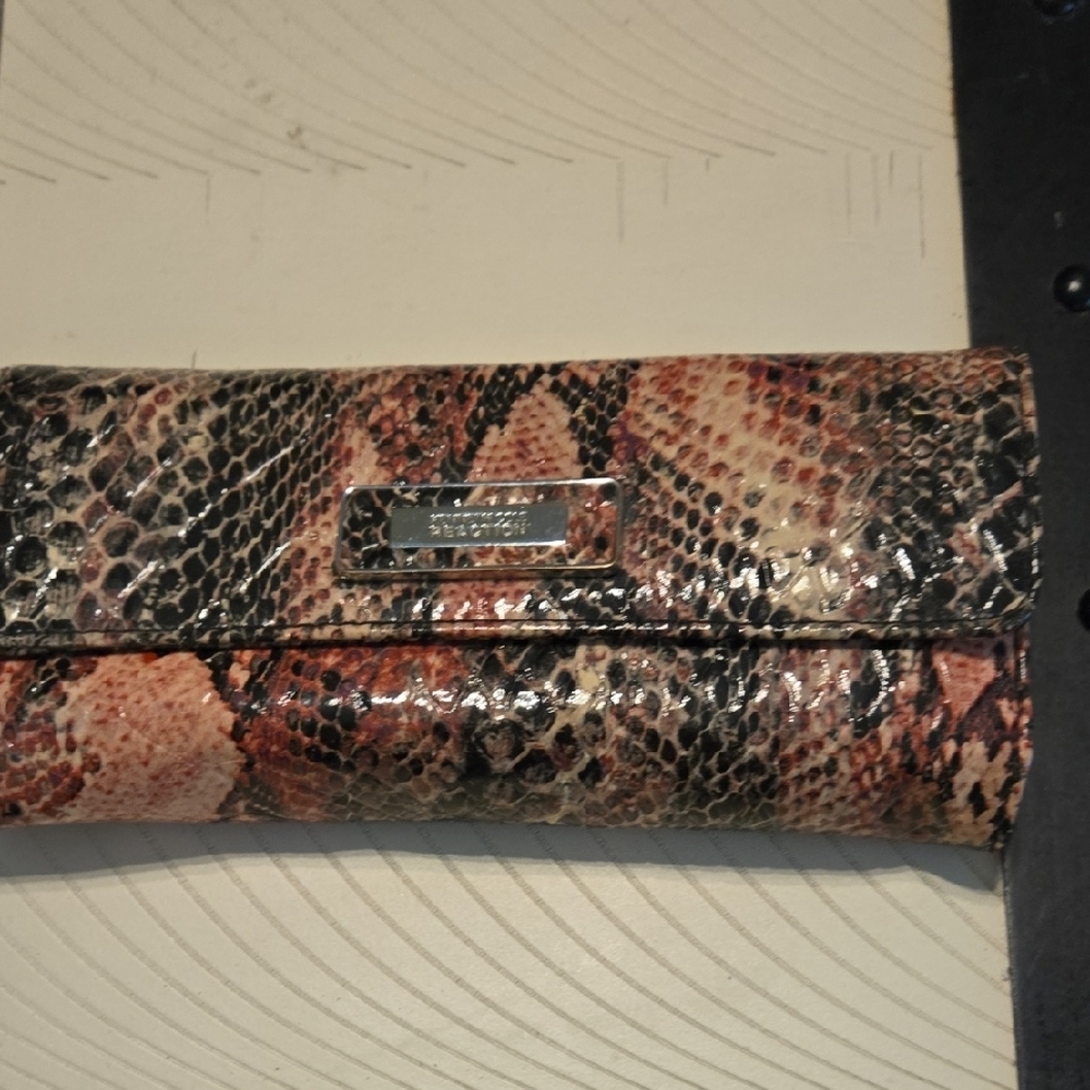 Kenneth Cole Reaction Wallet Sleek Faux Snakeskin Design